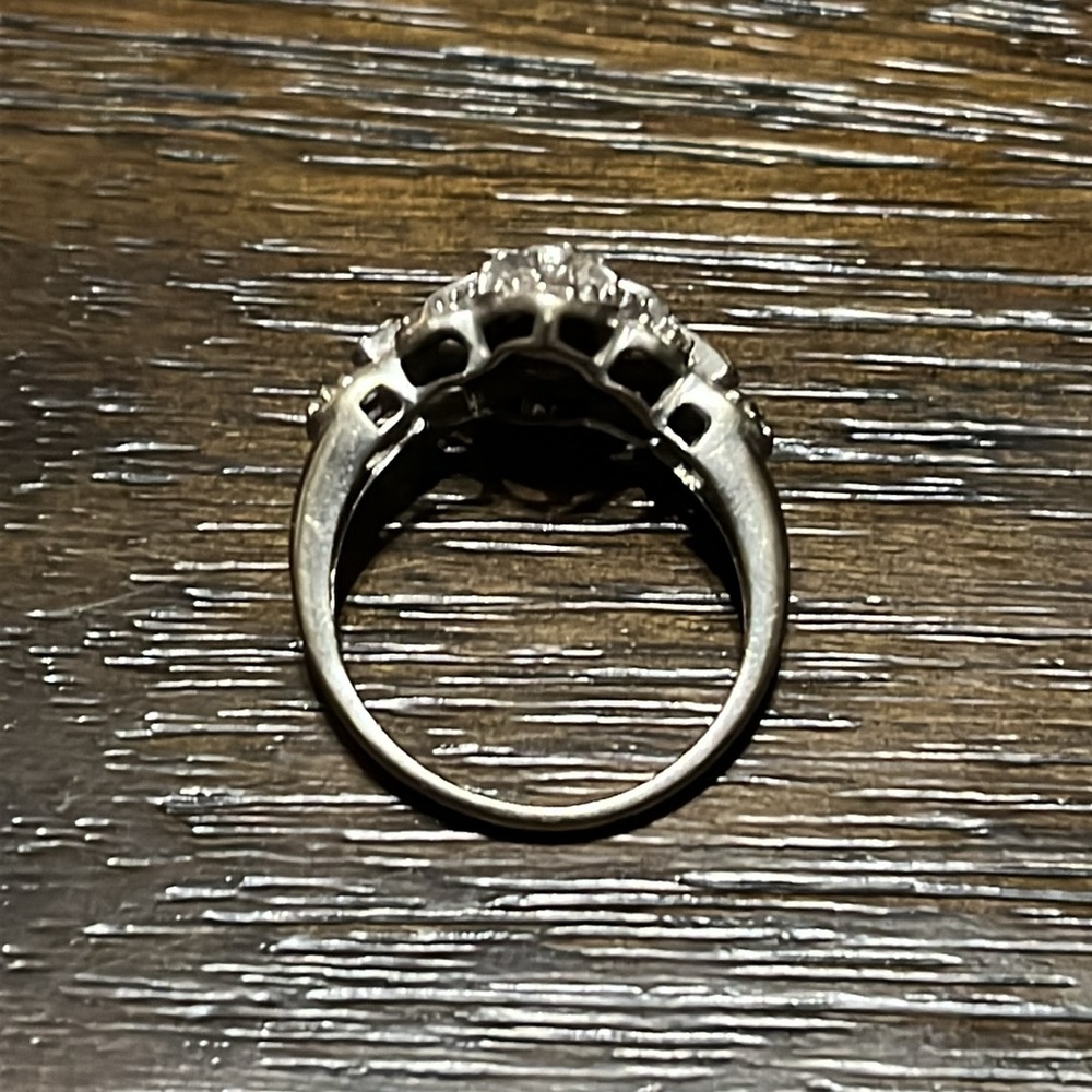 Size 6.5 Fashion Ring - Picture 3 of 4
